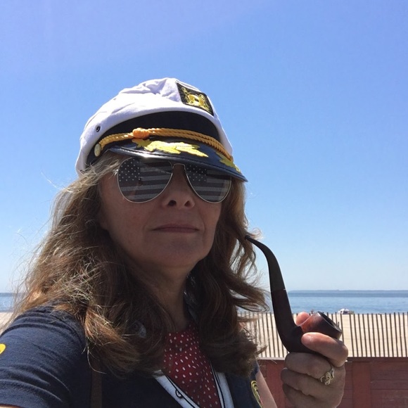 Meet your Posher, Chateau - Picture 1 of 2